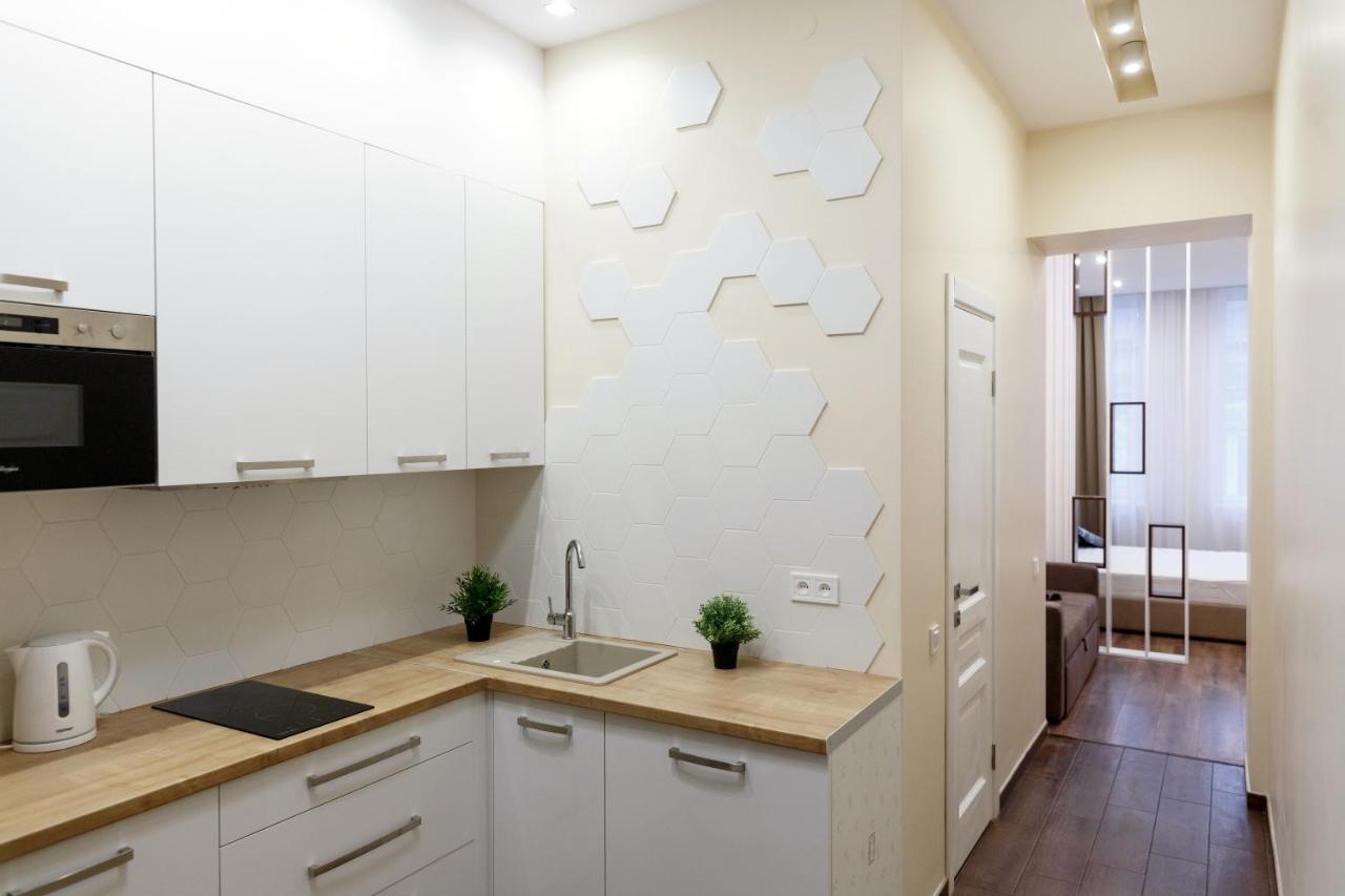 Charming Apartment In The City Center Львов Экстерьер фото