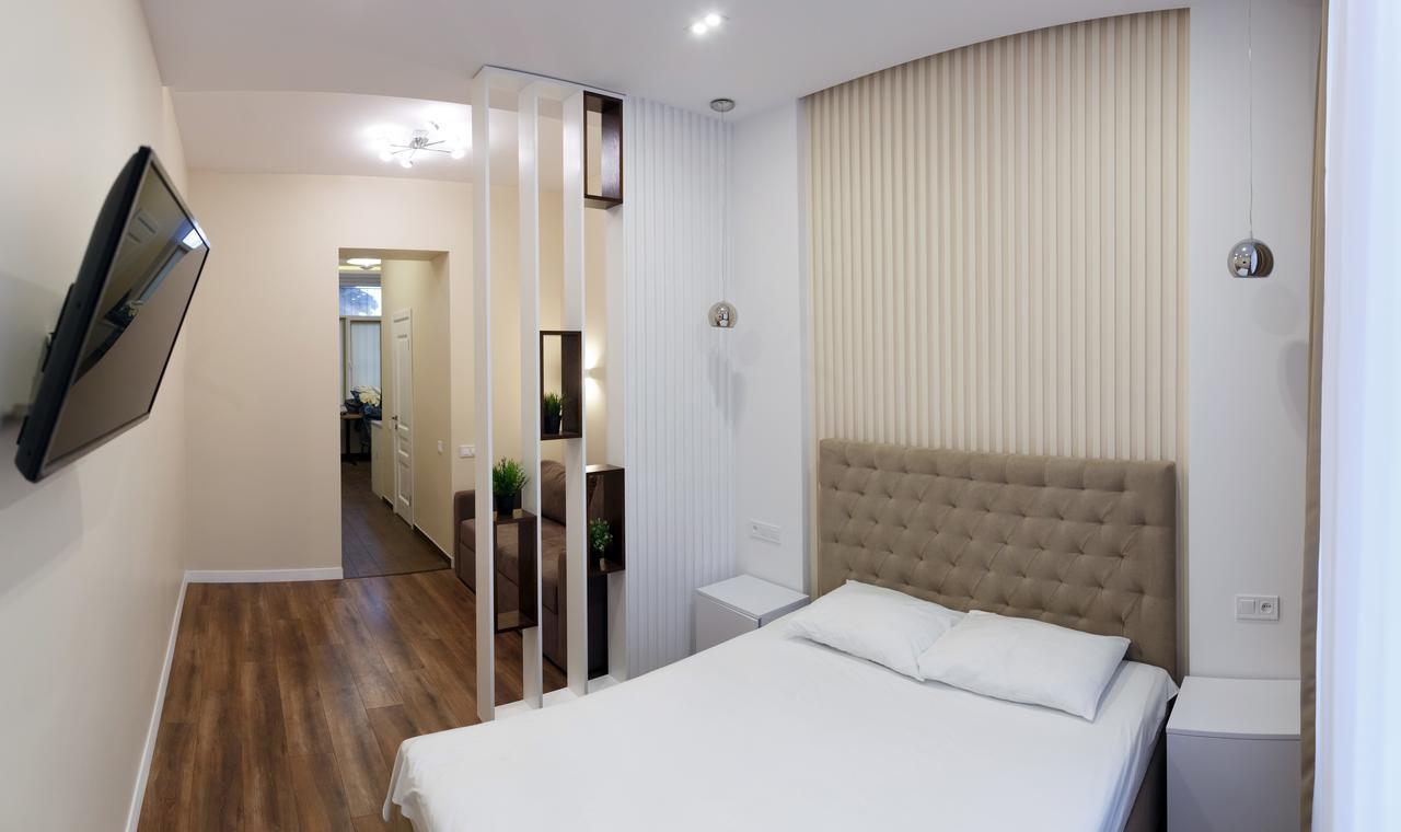 Charming Apartment In The City Center Львов Экстерьер фото